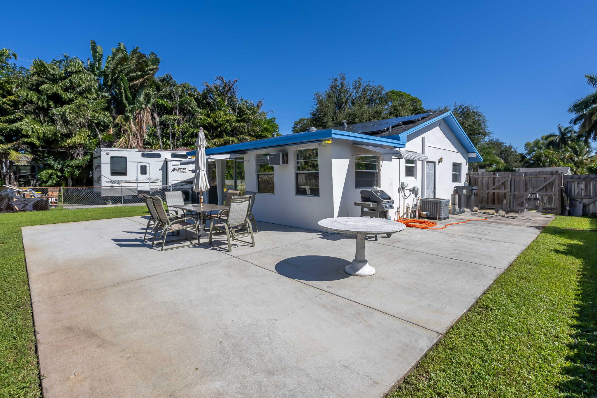 32 Dayton Road Lake Worth, FL 33467 - Photo 8 of 38 8-web-or-mls-0E2A6499-HDR