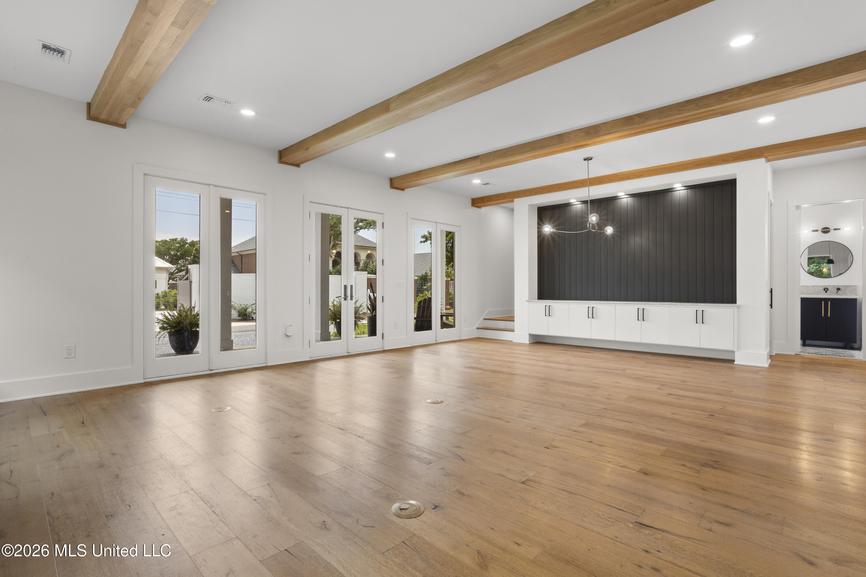 305 Beach Hill Road Ocean Springs, MS 39564 - Photo 8 of 63 Living/Dining