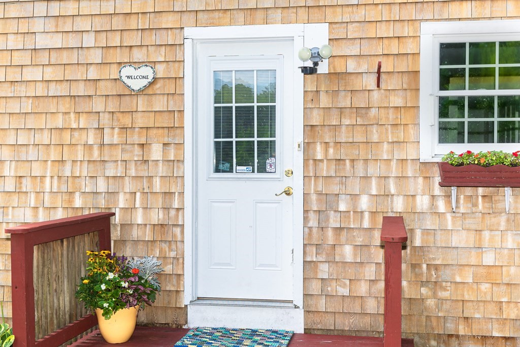 91 Winnetuxet Road Plympton, MA 02367 - Photo 4 of 33 Gallery Image 4