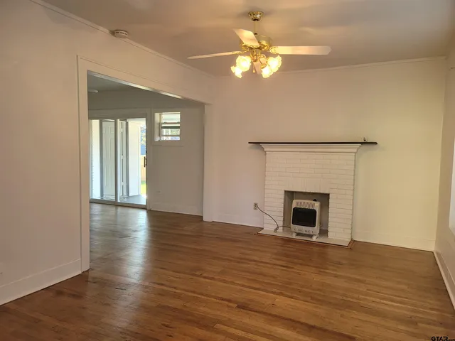 $1,350 | 1320 West Oakwood Street, Tyler, TX 75702