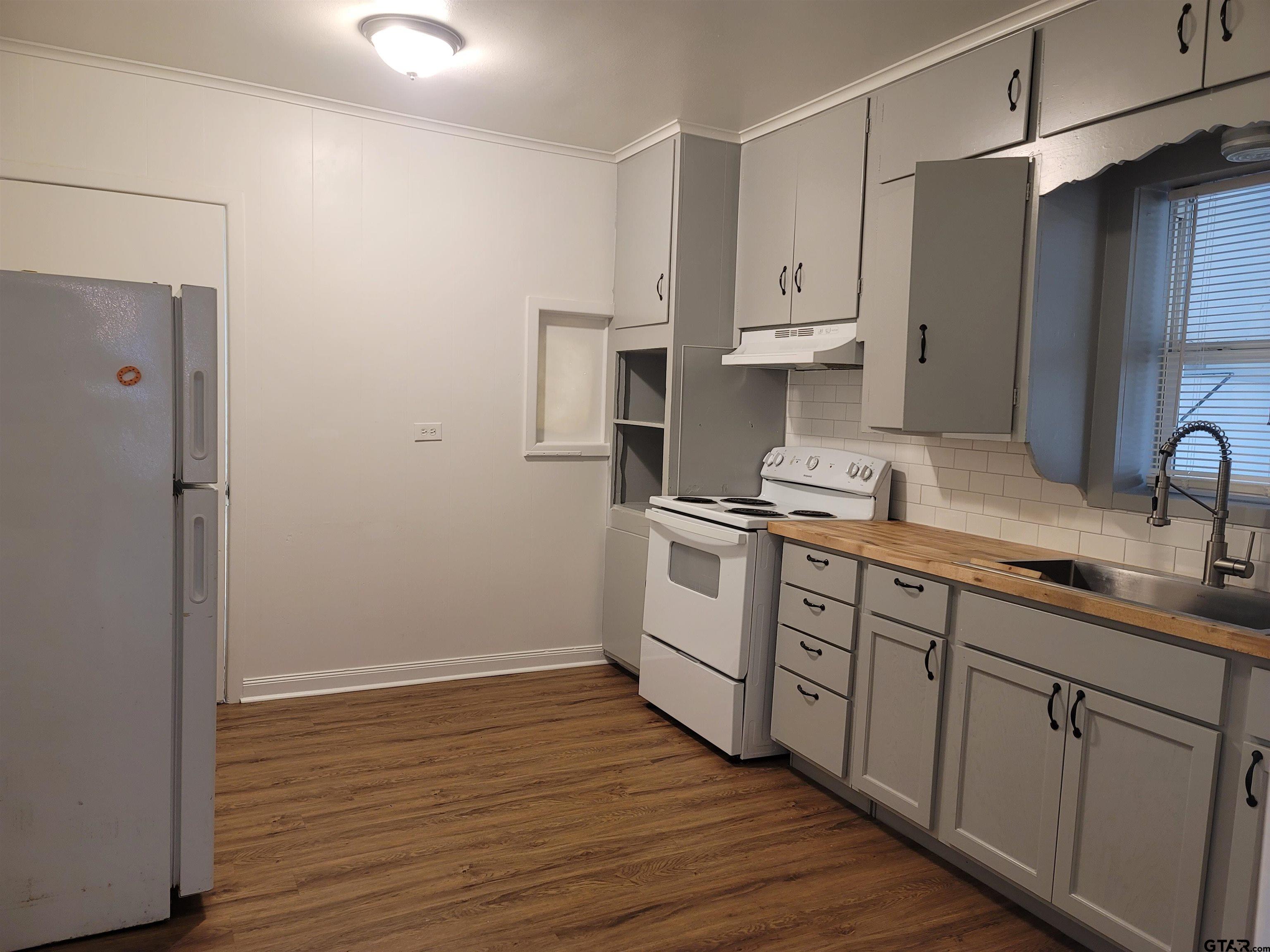 1320 West Oakwood Street Tyler, TX 75702 - Photo 5 of 15