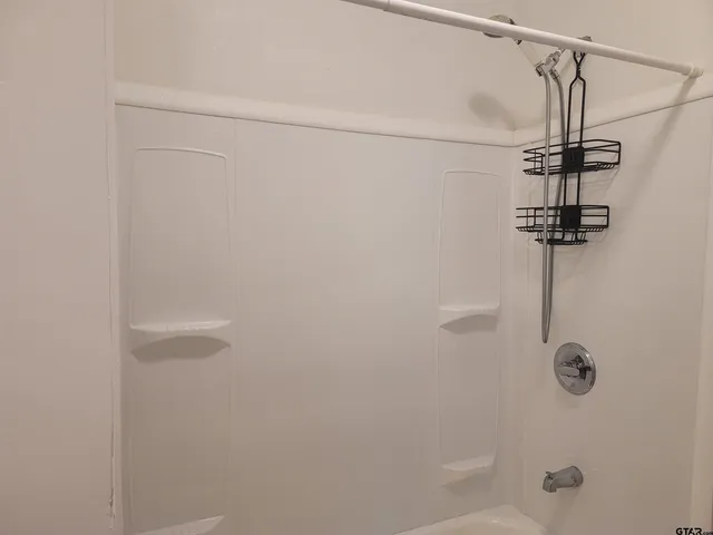 $1,350 | 1320 West Oakwood Street, Tyler, TX 75702