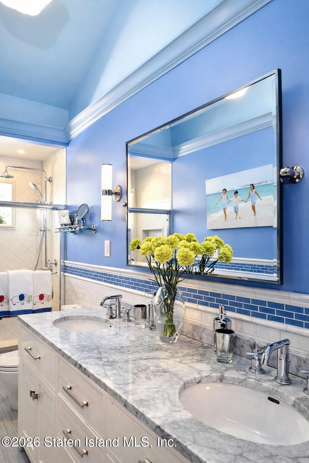 70 Woodvale Loop Staten Island, NY 10309 - Photo 11 of 15 BATHROOM (1)