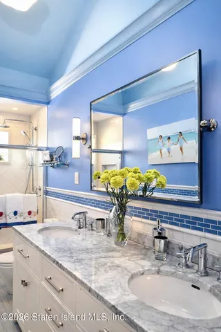 $1,860,000 | 70 Woodvale Loop | Prince's Bay