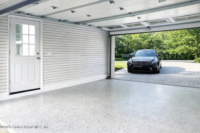 $1,860,000 | 70 Woodvale Loop | Prince's Bay