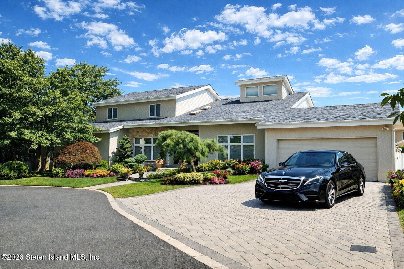 70 Woodvale Loop Staten Island, NY 10309 - Photo 2 of 15 FRONT