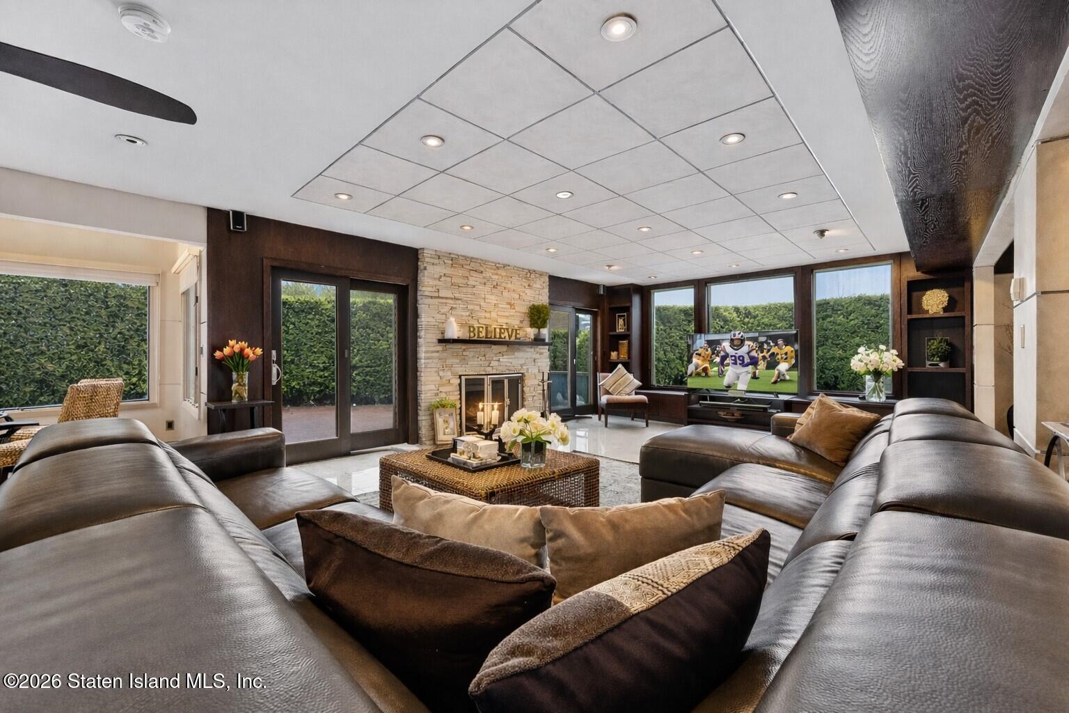 70 Woodvale Loop Staten Island, NY 10309 - Photo 23 of 58 DEN3