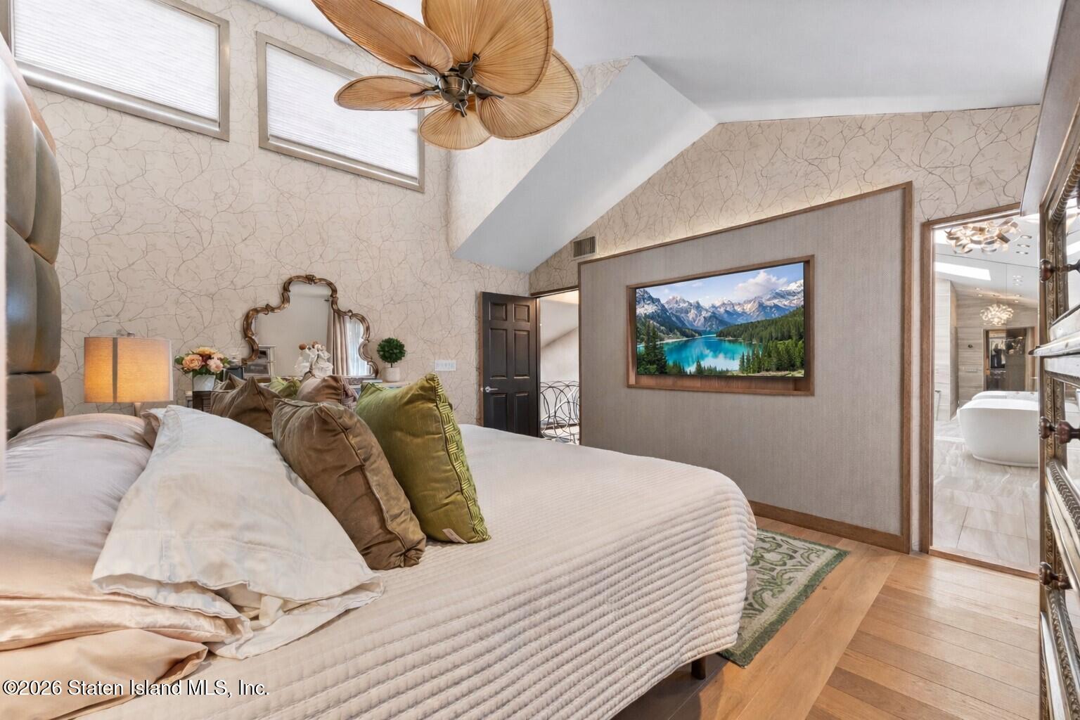 70 Woodvale Loop Staten Island, NY 10309 - Photo 28 of 58 PRIMARY_BEDROOM-004