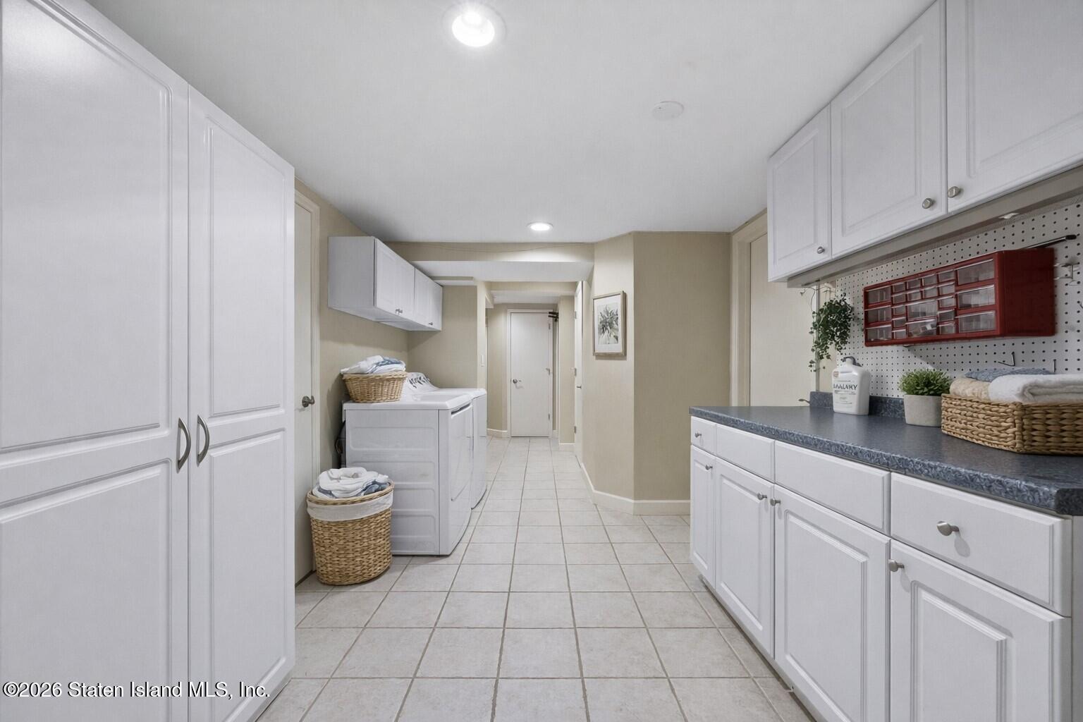 70 Woodvale Loop Staten Island, NY 10309 - Photo 43 of 58 BASEMENT-004_LAUNDRY