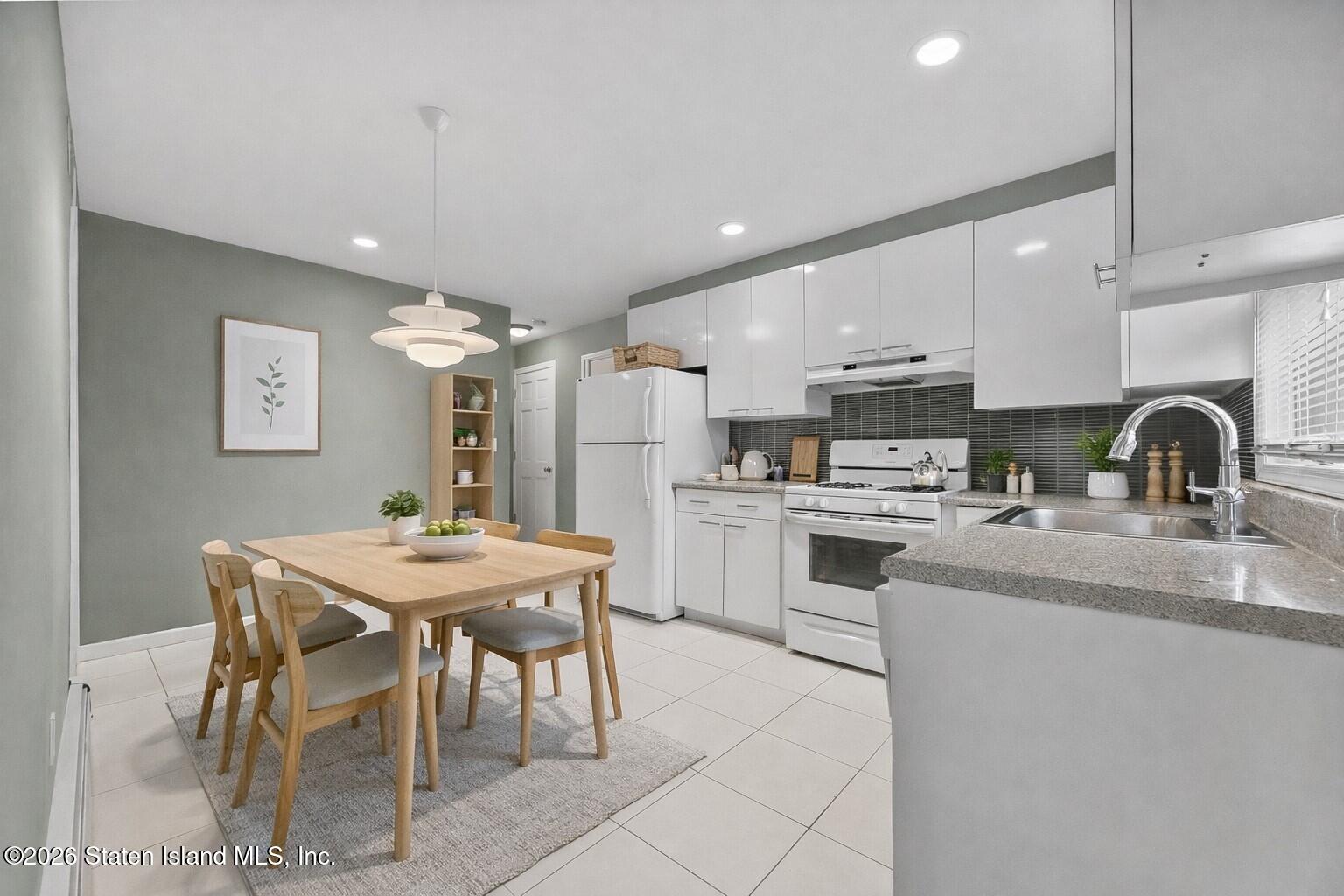 70 Woodvale Loop Staten Island, NY 10309 - Photo 53 of 58 APT-002_KITCHEN