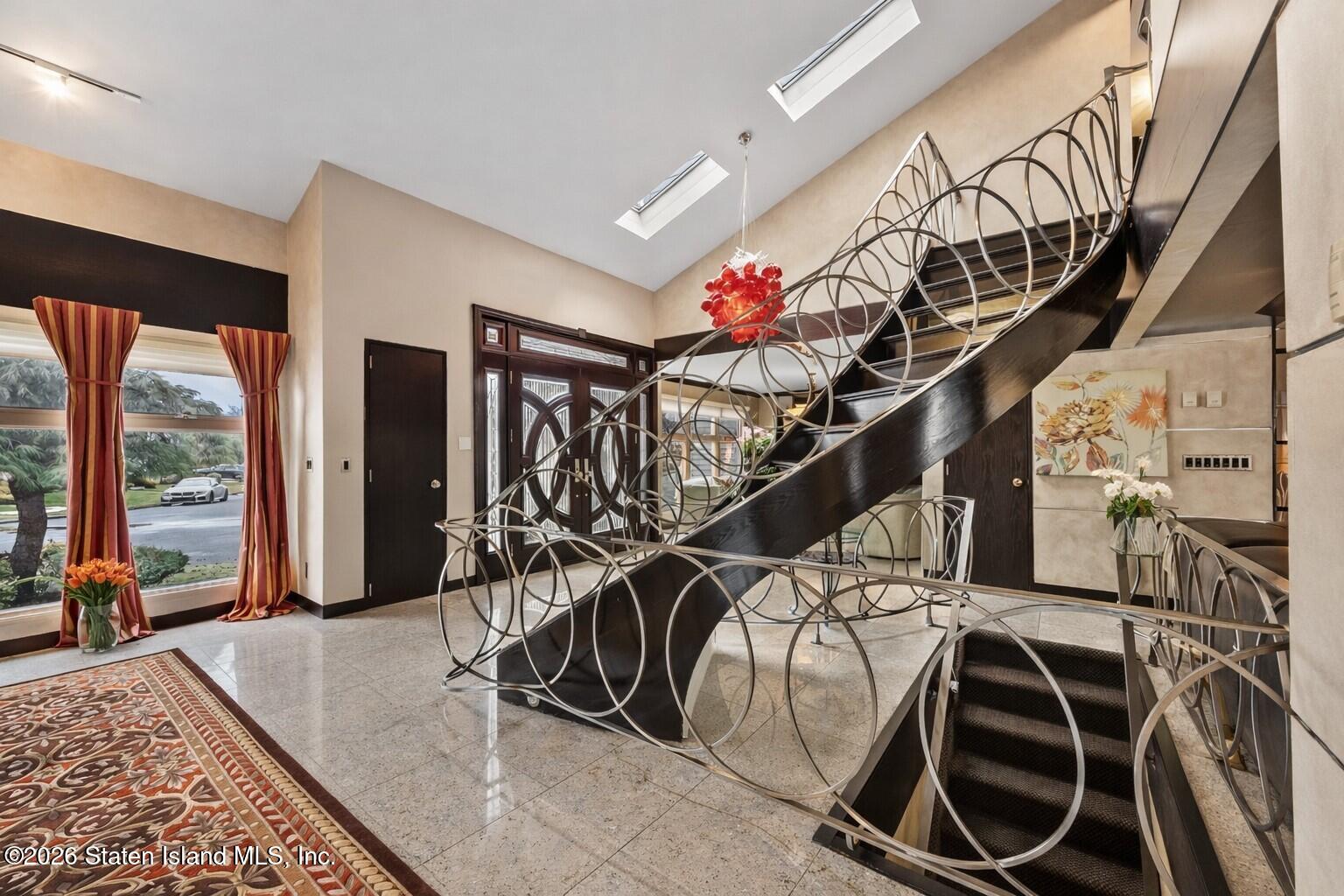 70 Woodvale Loop Staten Island, NY 10309 - Photo 9 of 58 ENTRANCE4