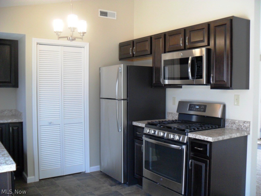 Brand NEW 2018 kitchen! NEW cabinets, countertops, flooring, paint, lighting, & appliances.