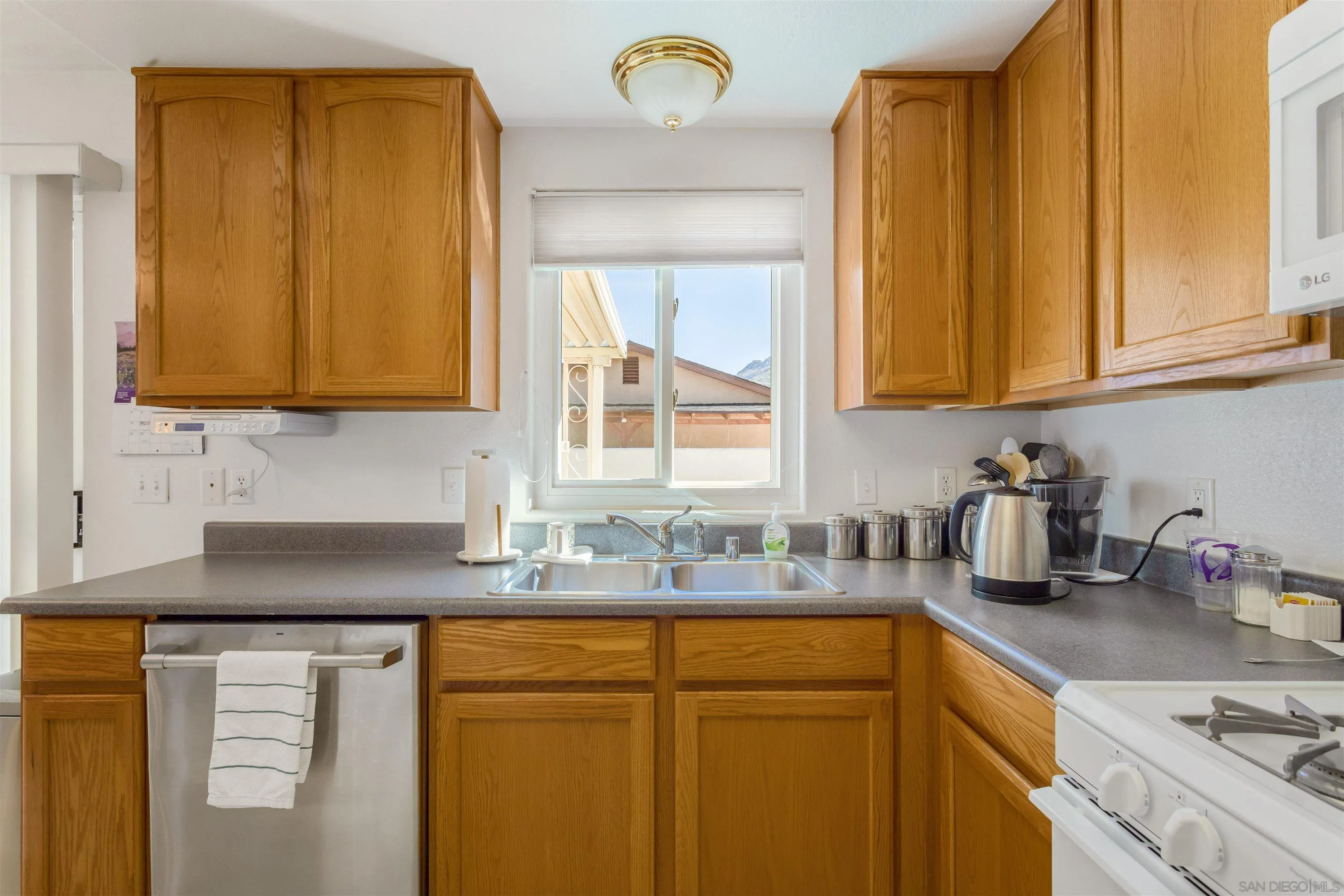 51633 Ida Avenue Cabazon, CA 92230 - Photo 7 of 33