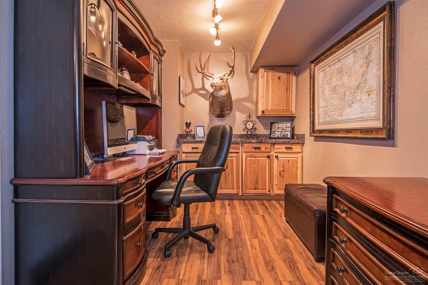 61532 Southeast Hill Ridge Road Bend, OR 97702 - Photo 18 of 25 Additional Photo