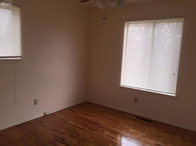 12486 Linden Road Linden, MI 48451 - Photo 6 of 9 20459056-5.JPG