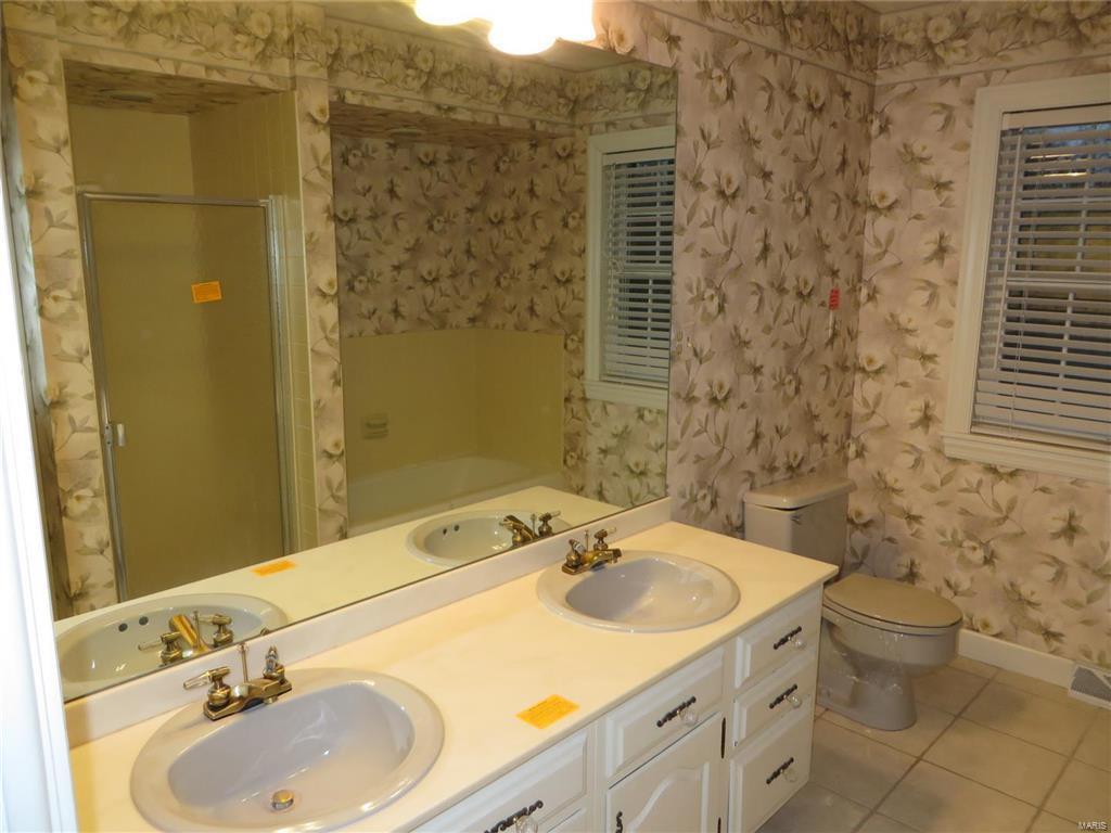 18 Pond Way Godfrey, IL 62002 - Photo 14 of 29 Gallery Image 14