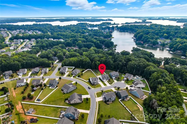 $555,000 | 3719 Lenox Lane, Denver, NC 28037