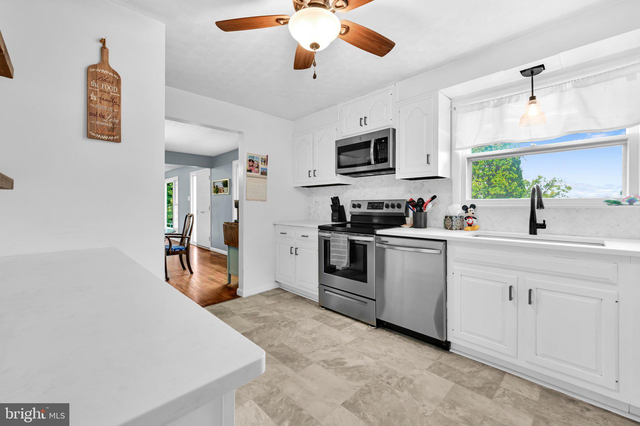2621 Vireo Road York, PA 17402 - Photo 11 of 31 Kitchen