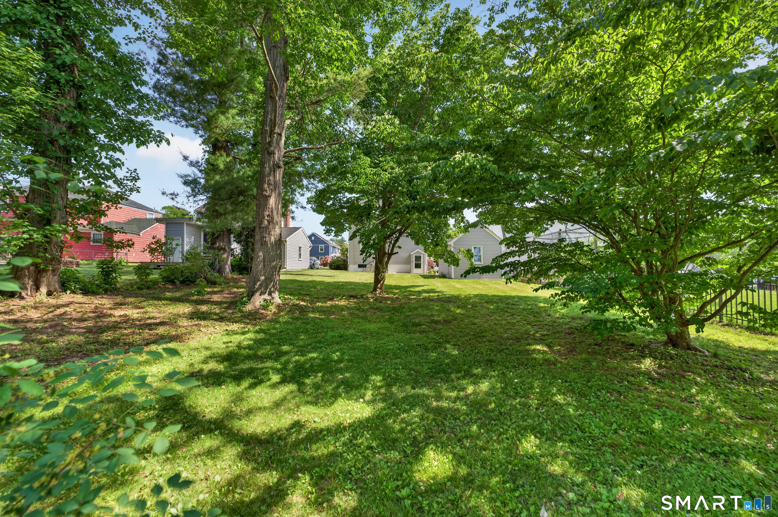 55 Woodlawn Road New London, CT 06320 - Photo 31 of 36