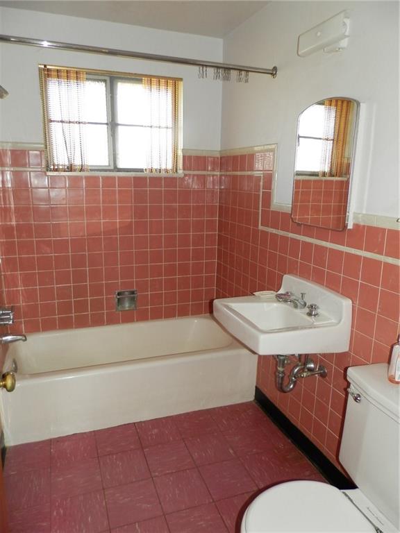 414 Marzolf Road Pittsburgh, PA 15209 - Photo 9 of 12