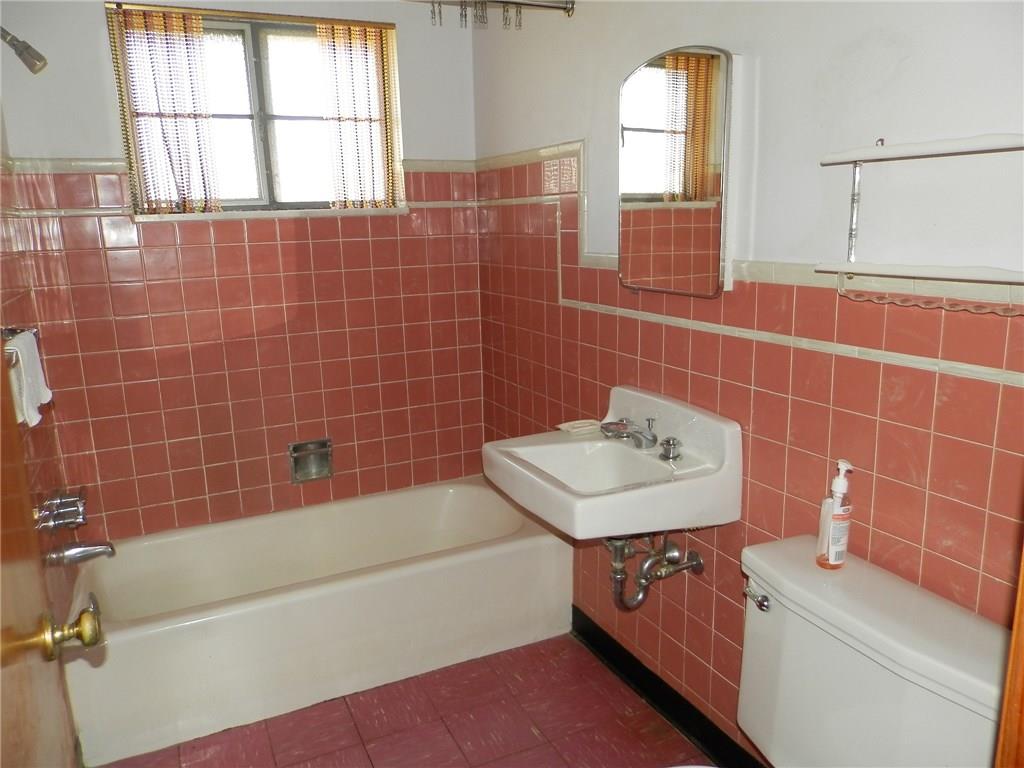 414 Marzolf Road Pittsburgh, PA 15209 - Photo 10 of 12