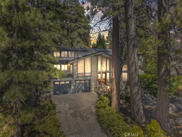 $1,850,000 | 28018 Peninsula Drive, Lake Arrowhead, CA 92352