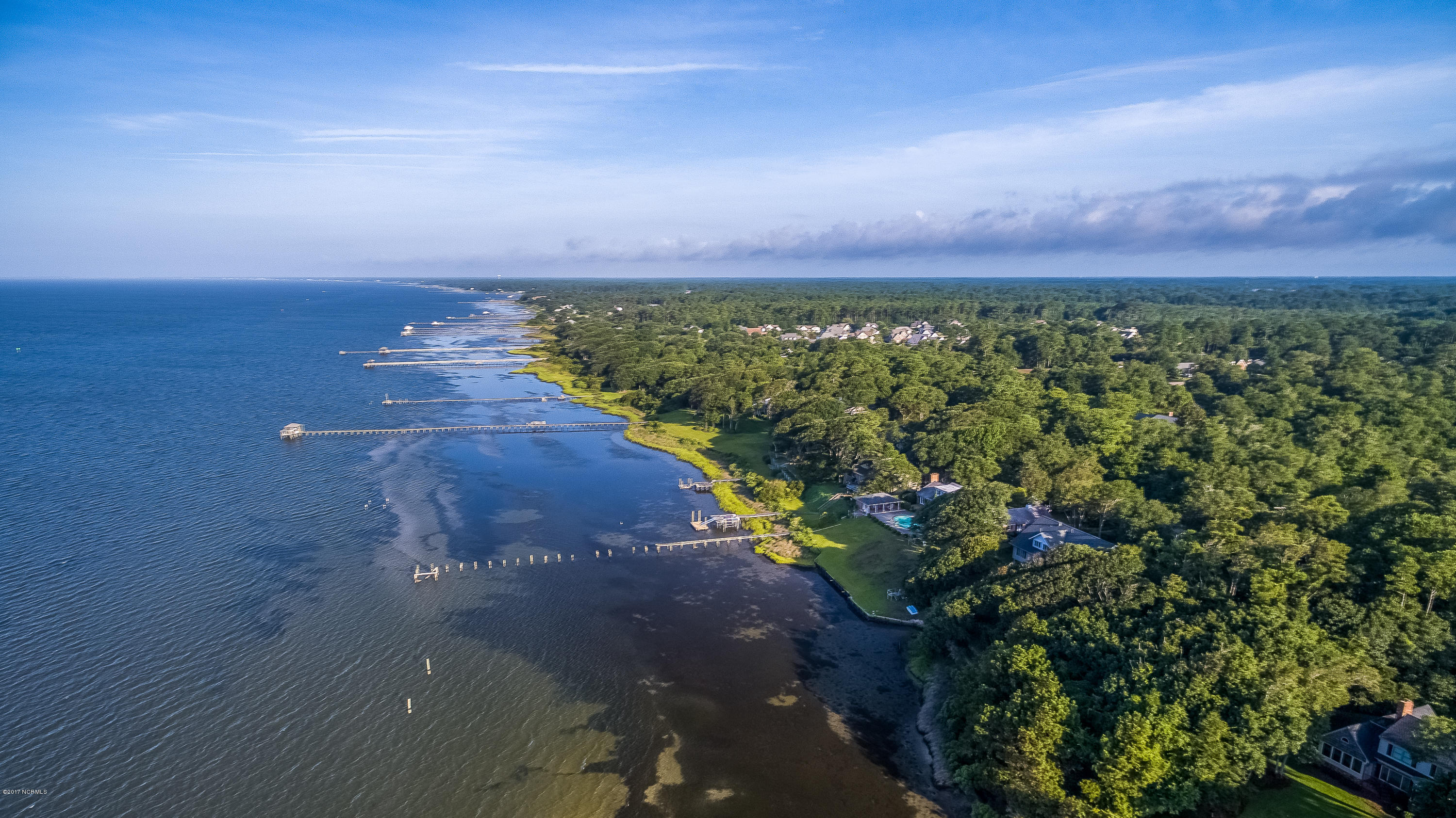 211 Coventry Road Morehead City, NC 28557 - Photo 3 of 18 COASTLINE STEPS AWAY FROM SPOONER'S CREE