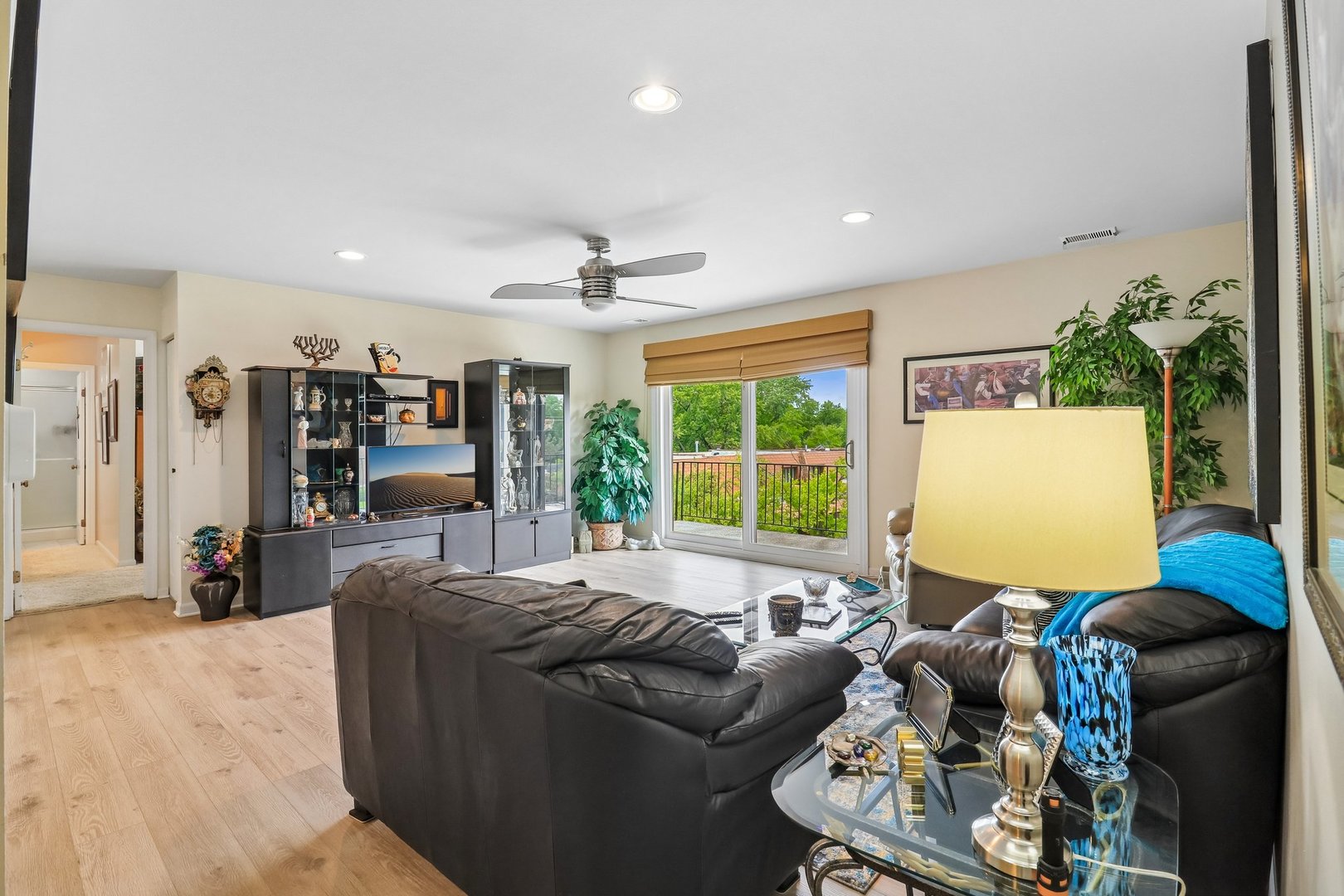 4050 Dundee Road, Unit 303 Northbrook, IL 60062 - Photo 8 of 38