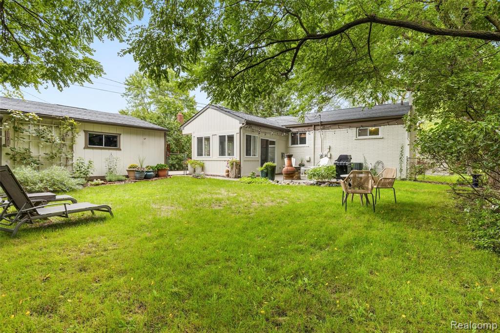 304 Thalia Avenue Rochester Hills, MI 48307 - Photo 8 of 28