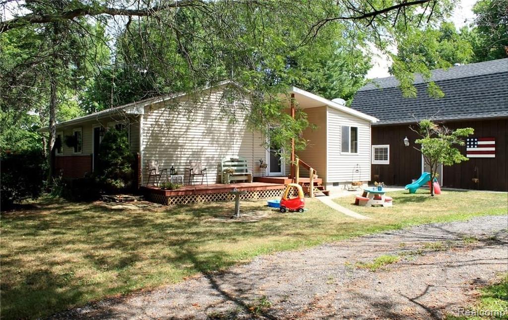 12502 Creek Road Carleton, MI 48117 - Photo 3 of 52