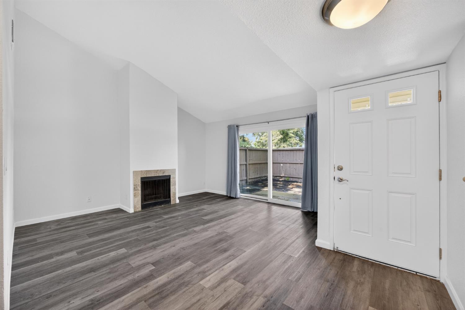 6239 Riverside Boulevard, Unit 2 Sacramento, CA 95831 - Photo 6 of 42