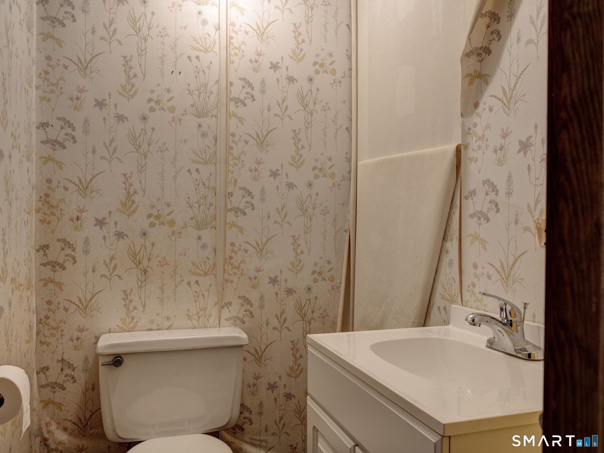 24 Tunxis Road Bristol, CT 06010 - Photo 31 of 39 Gallery Image 31