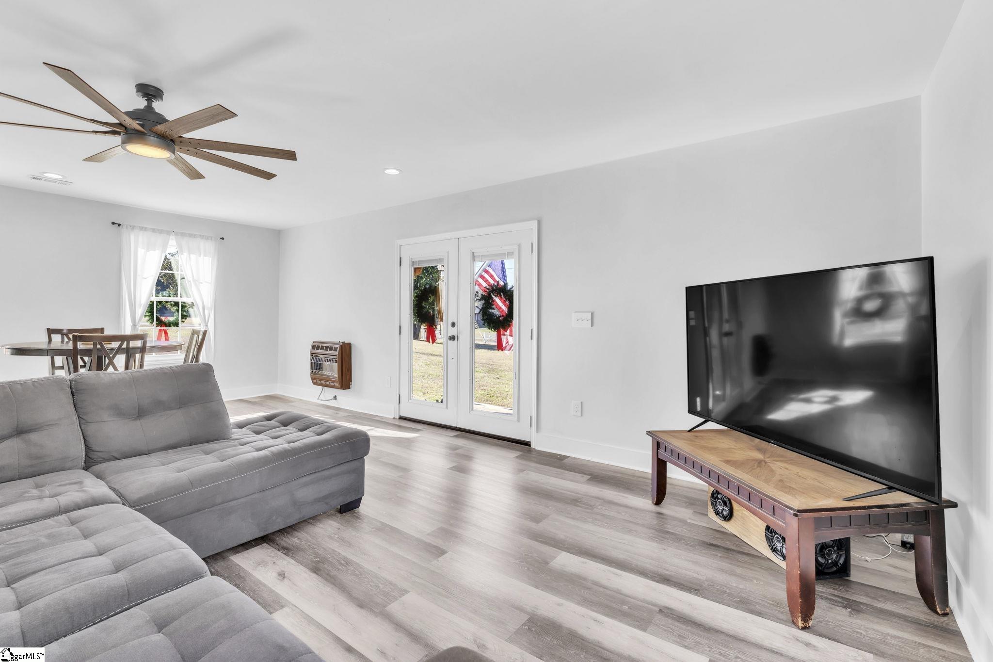 619 Spearman Road Pelzer, SC 29669 - Photo 4 of 31