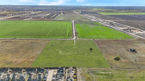 a view of a tennis court
