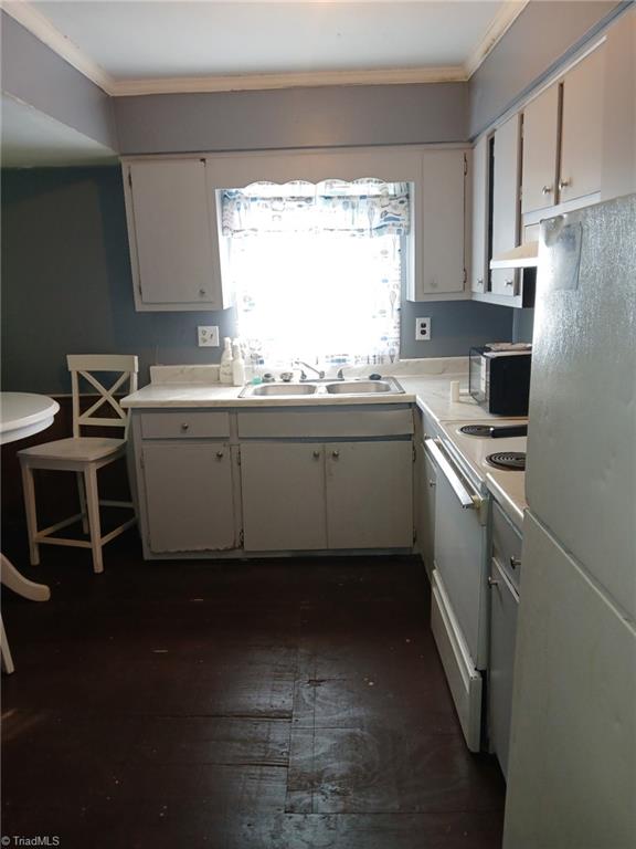 511 Cameron Street Burlington, NC 27215 - Photo 2 of 3