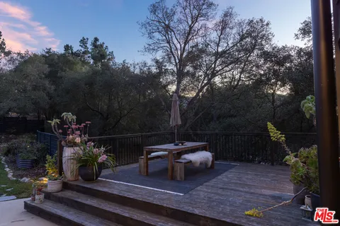 $2,995,000 | 21165 Entrada Road, Topanga, CA 90290