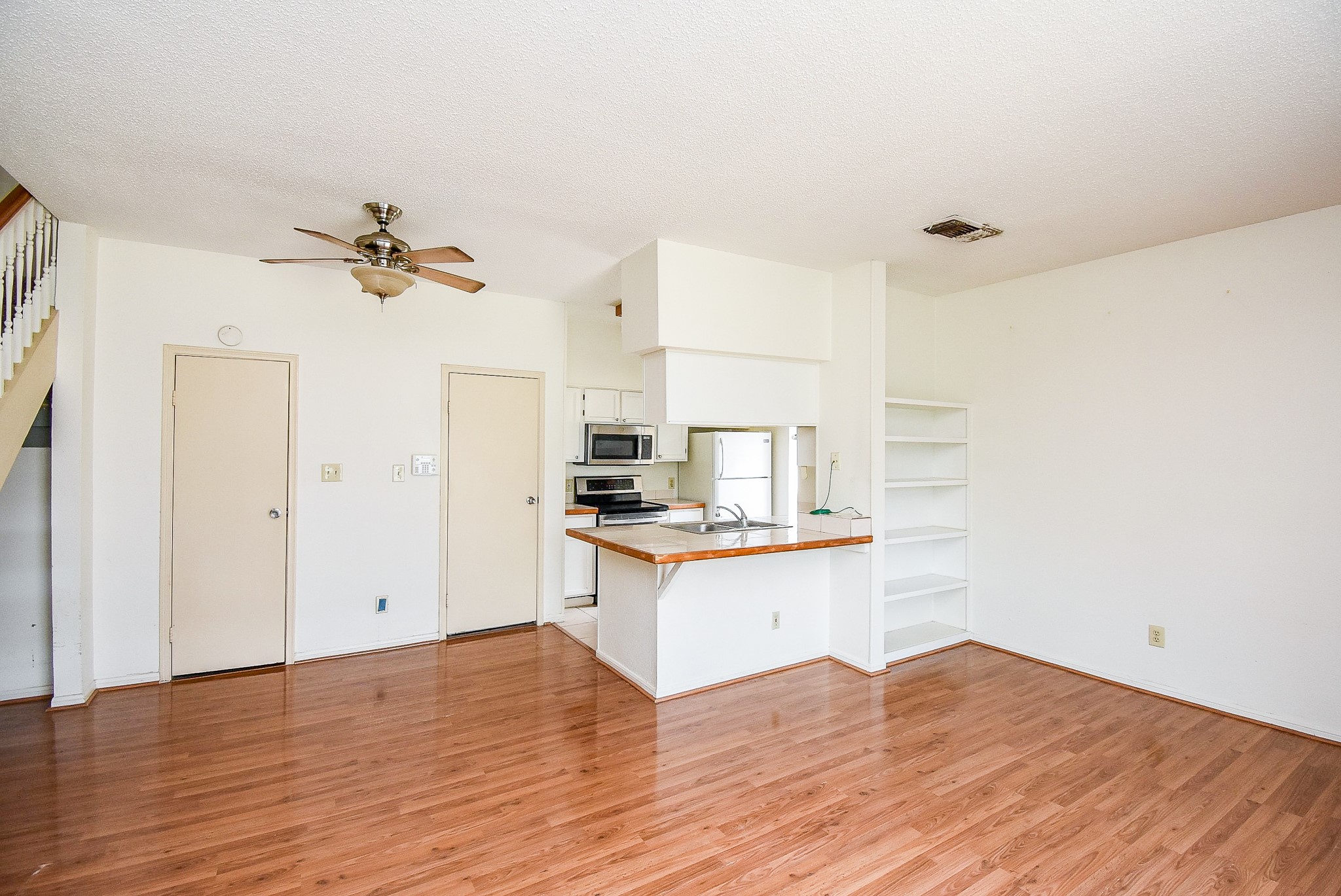7575 Cambridge Street, Unit 1004 Houston, TX 77054 - Photo 5 of 32