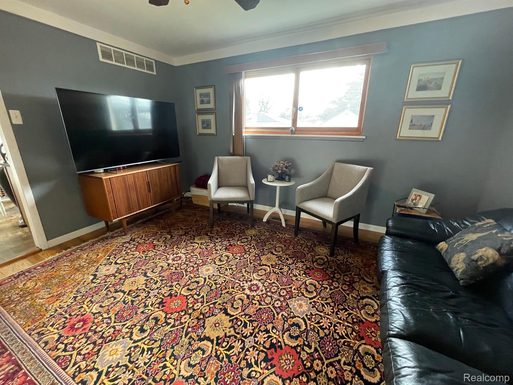 31618 Rosenbusch Drive Warren, MI 48088 - Photo 26 of 37 Warm Family Room