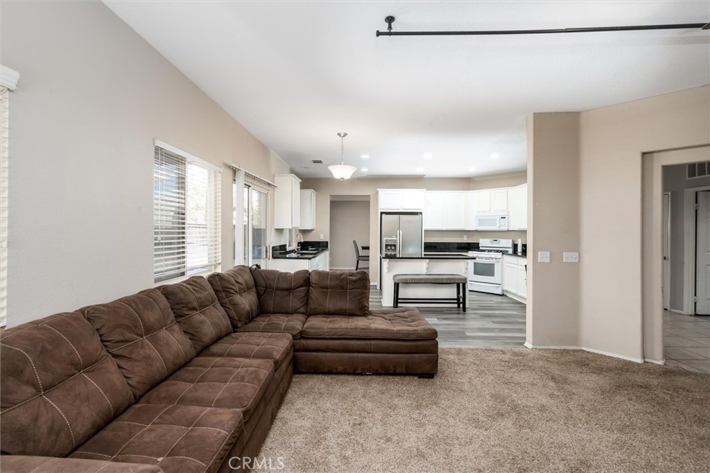 37867 Shady Maple Road Murrieta, CA 92563 - Photo 12 of 68