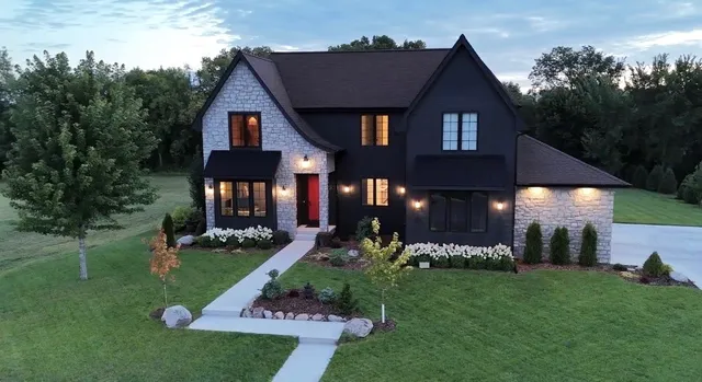 $1,258,000 | 626 Marie Lane, North Mankato, MN 56003