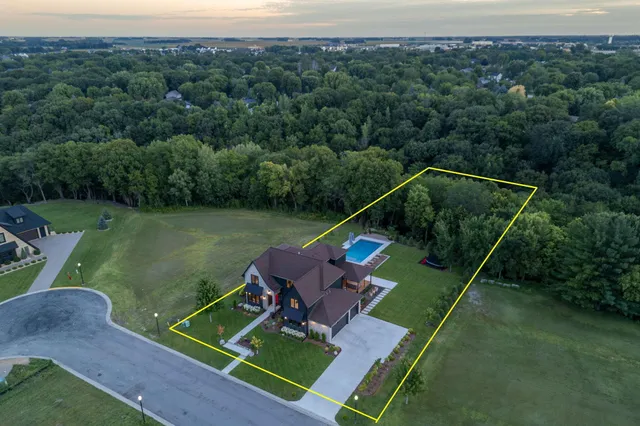 $1,258,000 | 626 Marie Lane, North Mankato, MN 56003