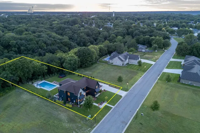 $1,258,000 | 626 Marie Lane, North Mankato, MN 56003