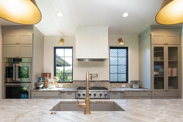 $1,199,000 | 626 Marie Lane, North Mankato, MN 56003