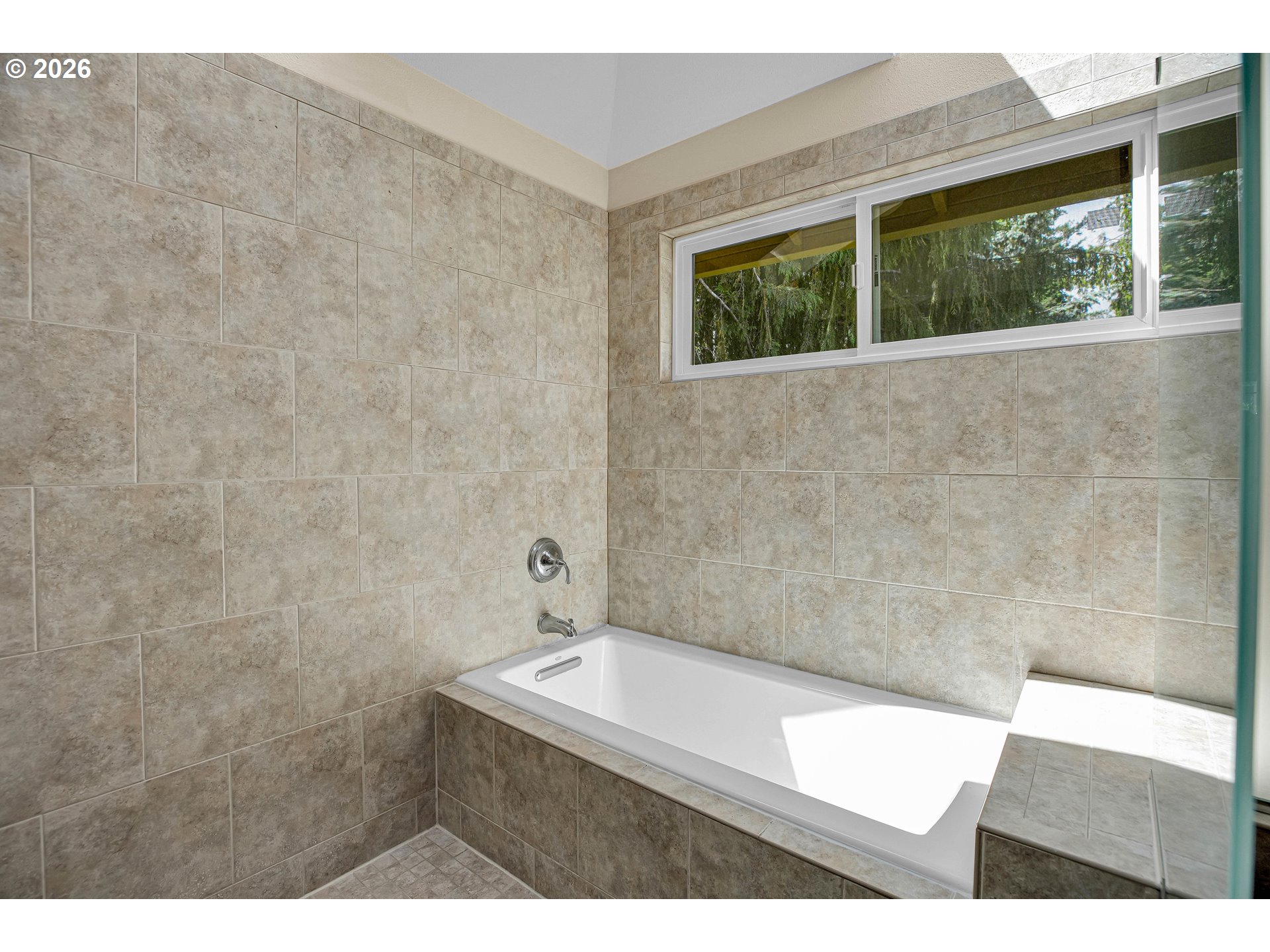 6401 Southwest Dolph Drive Portland, OR 97219 - Photo 38 of 48 Owner's Suite Bathroom
