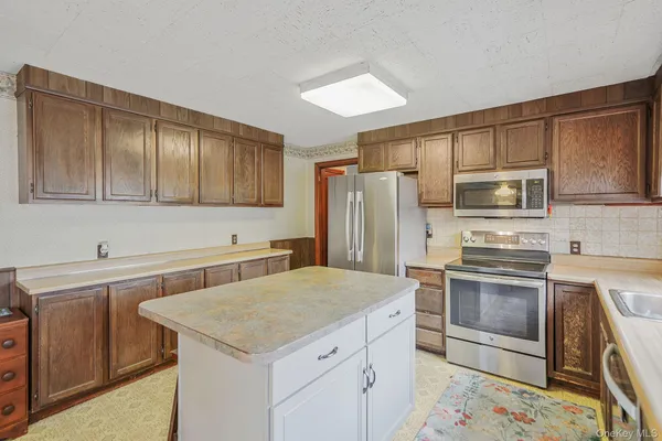 $499,999 | 64 John Street, Patchogue, NY 11772
