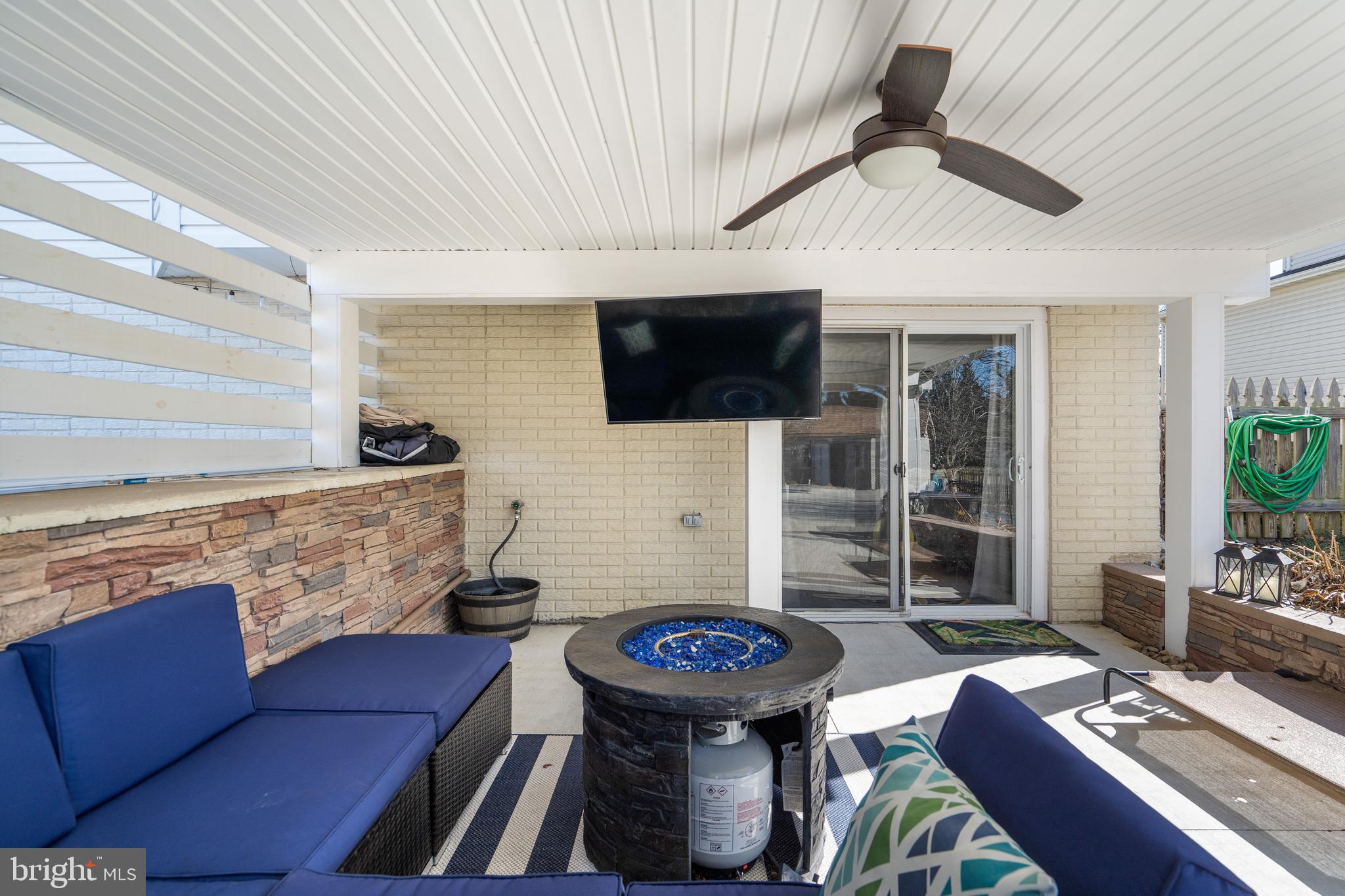 1014 Gullo Road New Windsor, MD 21776 - Photo 37 of 49 Relax In This Sun Filled Paradise