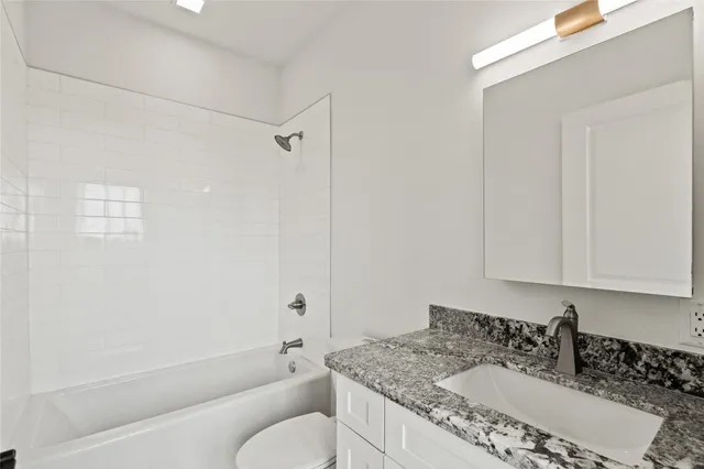 $1,846 | 2102 Mechanic Street, Unit 203, Galveston, TX 77550