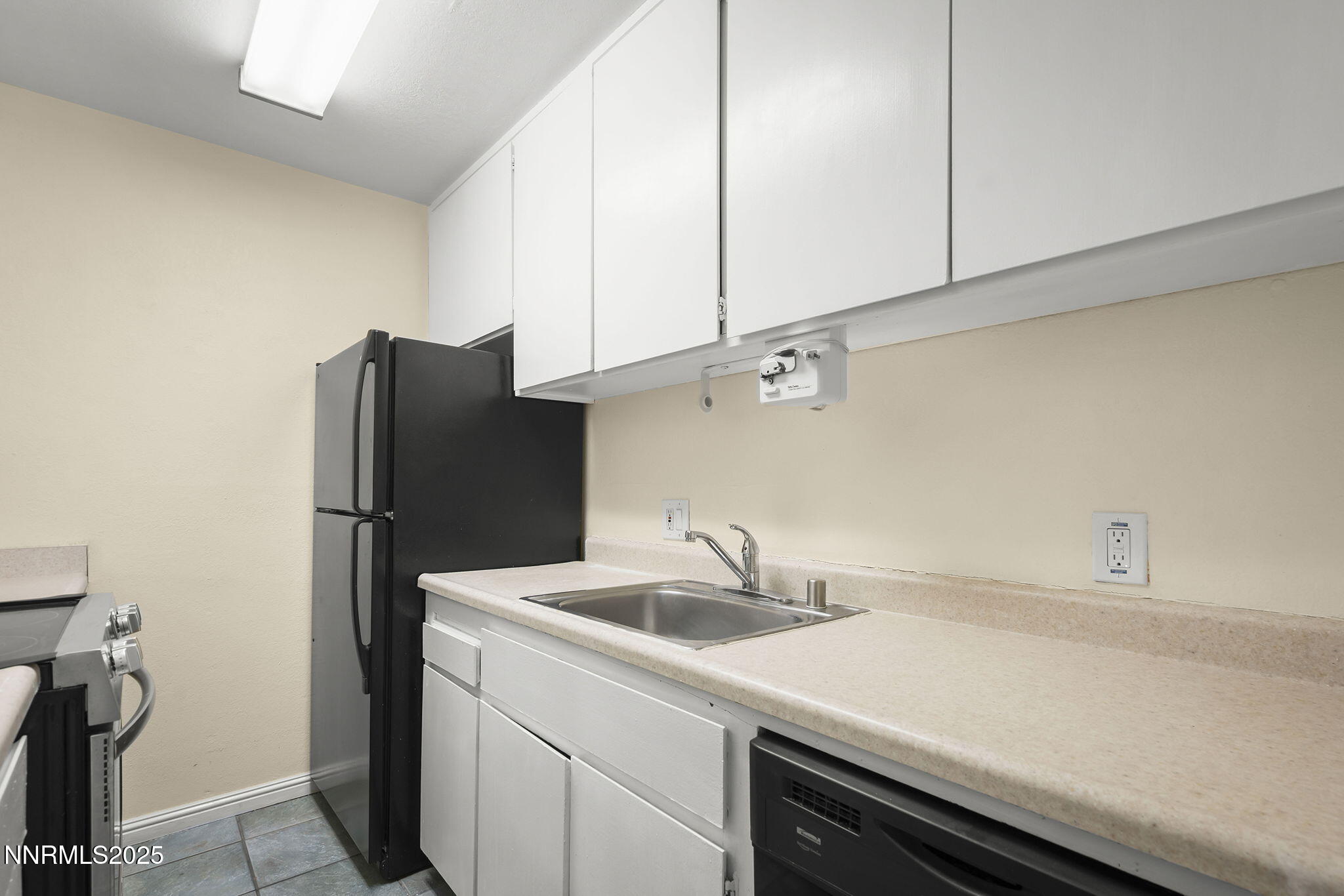 2450 Lymbery Street, Unit 105 Reno, NV 89509 - Photo 8 of 21 13-web-or-mls-_DSC1048