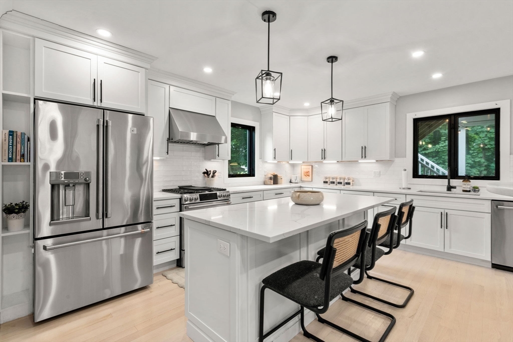 103 Warwick Road, Unit 103 Newton, MA 02465 - Photo 11 of 38