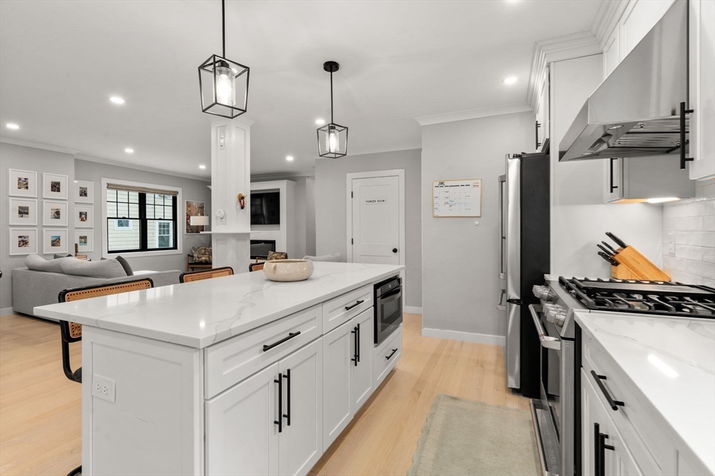 103 Warwick Road, Unit 103 Newton, MA 02465 - Photo 15 of 38